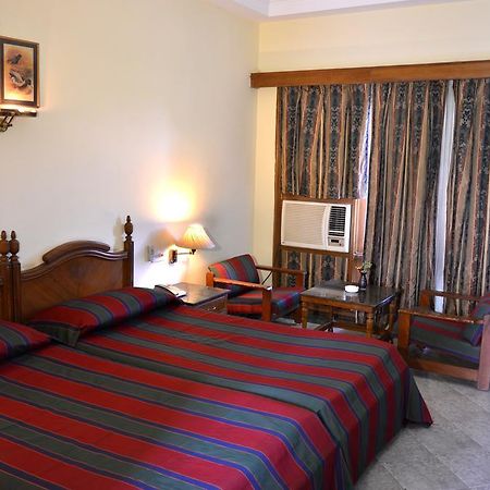Hotel Bharatpur Ashok Ngoại thất bức ảnh