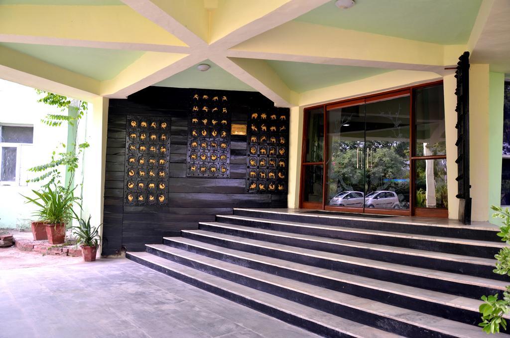 Hotel Bharatpur Ashok Ngoại thất bức ảnh
