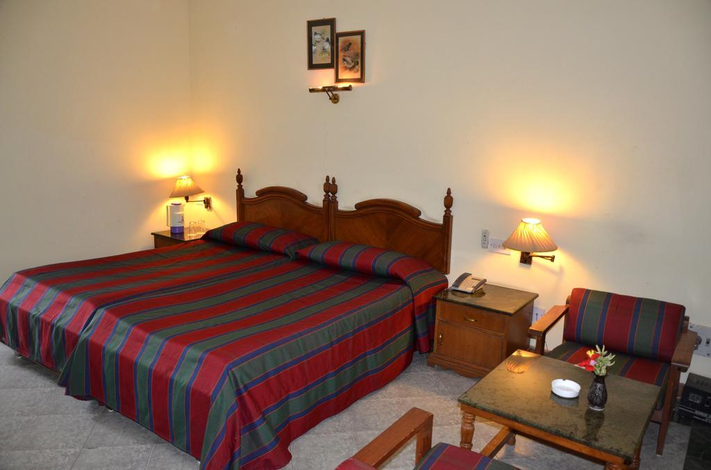 Hotel Bharatpur Ashok Ngoại thất bức ảnh