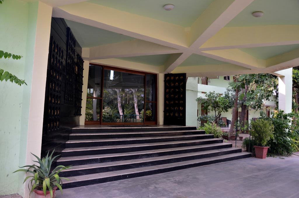 Hotel Bharatpur Ashok Ngoại thất bức ảnh