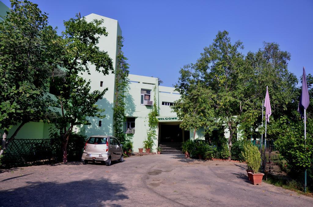 Hotel Bharatpur Ashok Ngoại thất bức ảnh