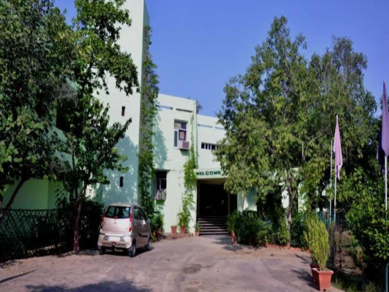 Hotel Bharatpur Ashok Ngoại thất bức ảnh